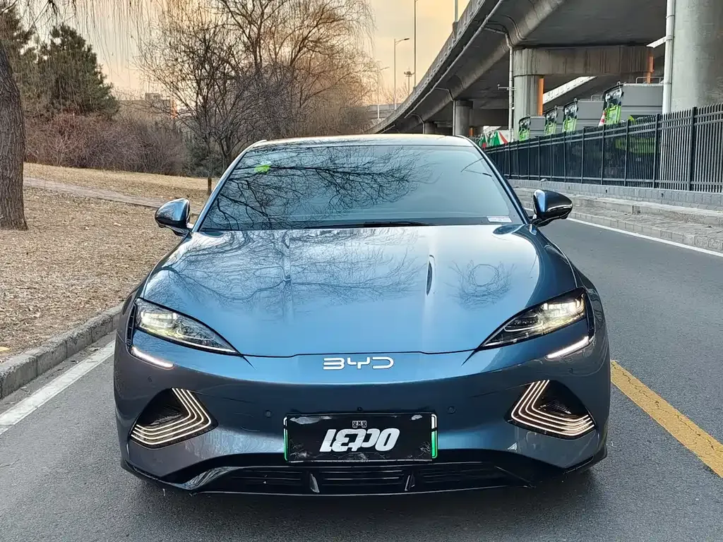 BYD Seal — фото 9