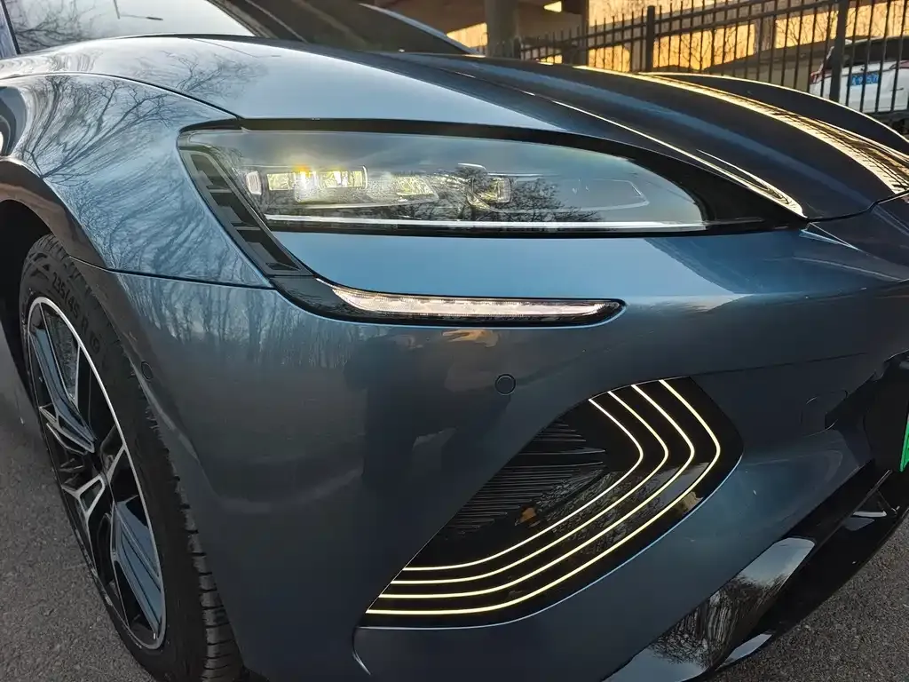 BYD Seal — фото 8