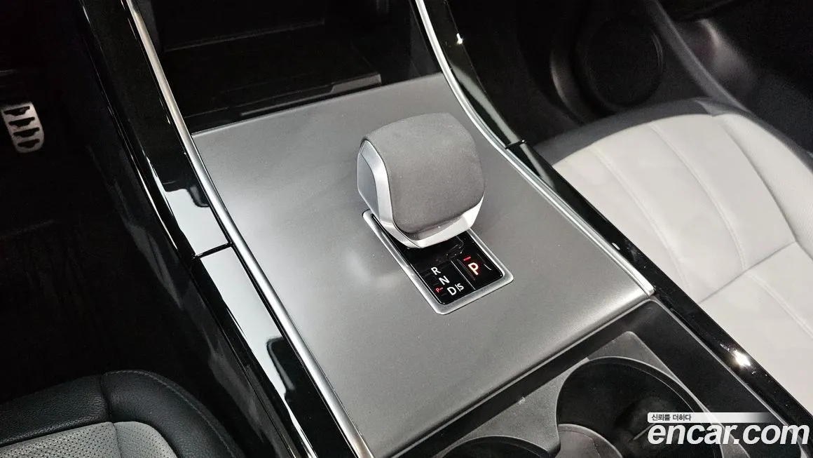 Land Rover Range Rover Evoque 2025 из KR, фото 8