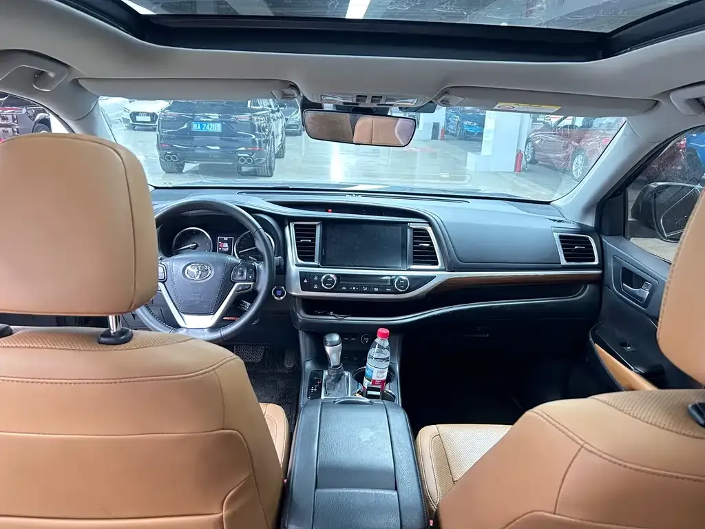 Toyota Highlander 2021 из CN, фото 2