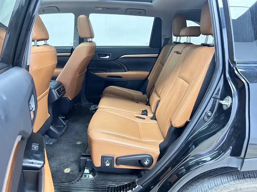 Toyota Highlander 2021 из CN, фото 4