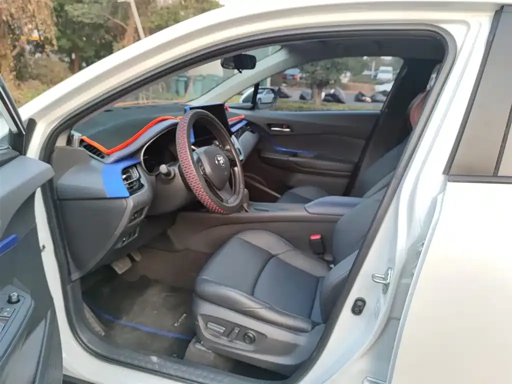 Toyota C-HR 2023 из CN, фото 6
