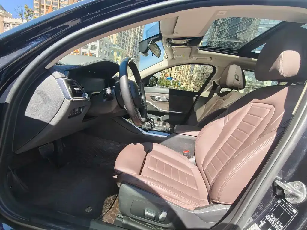 BMW 3 Series 2021 из CN, фото 9