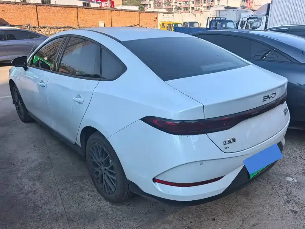 BYD Qin PLUS — фото 9