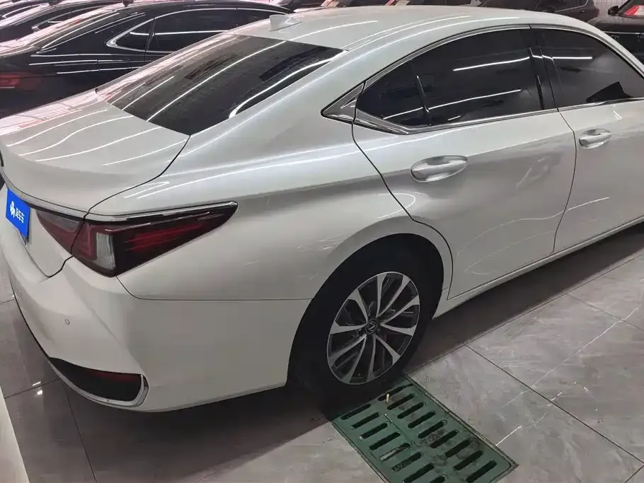 Lexus ES 2023 из CN, фото 10