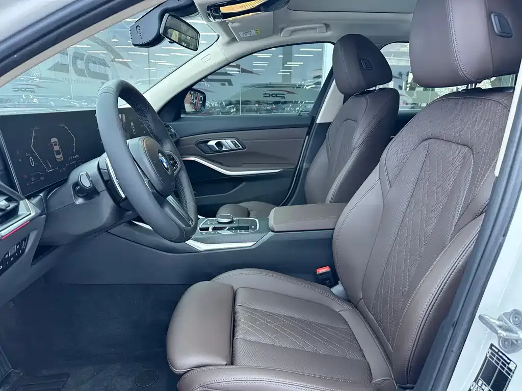 BMW 3 Series 2023 из CN, фото 9