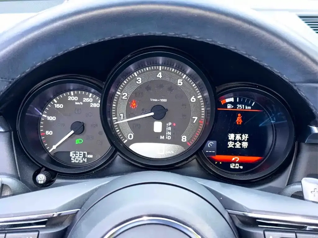 Porsche Macan 2023 из CN, фото 3