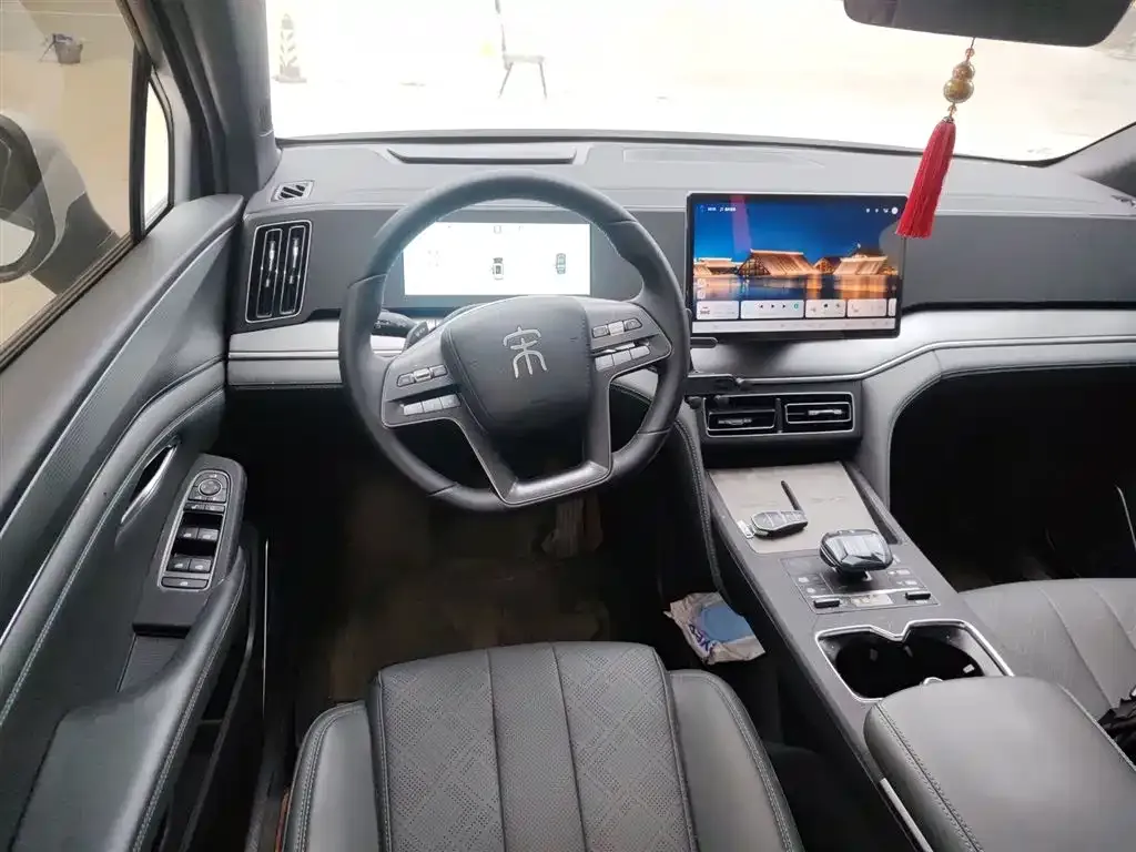 BYD L DM-i — фото 3