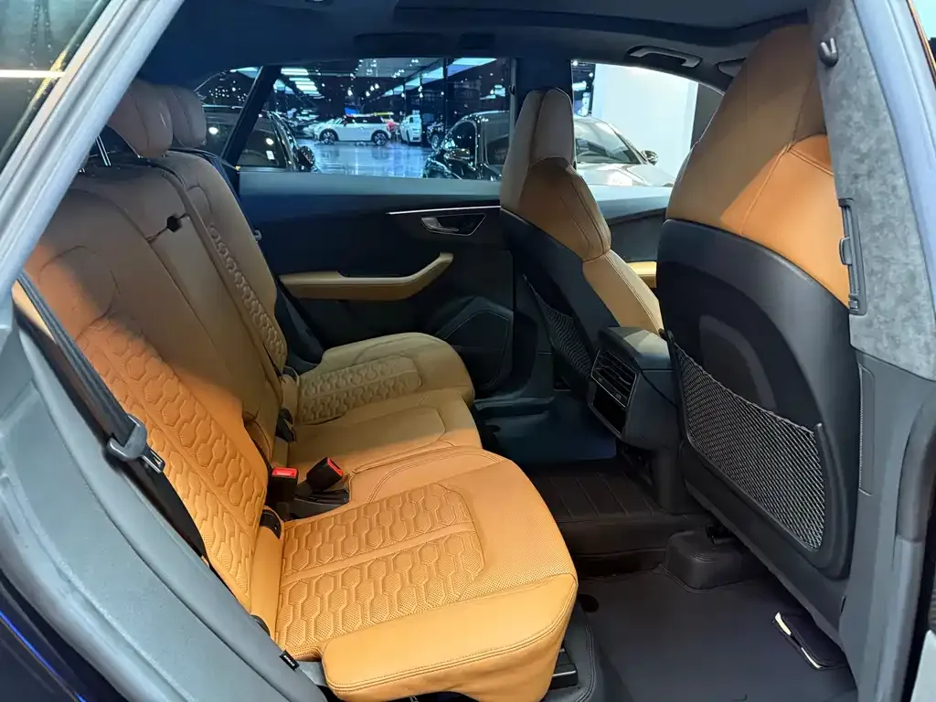 Audi RS Q8 2021 из CN, фото 4