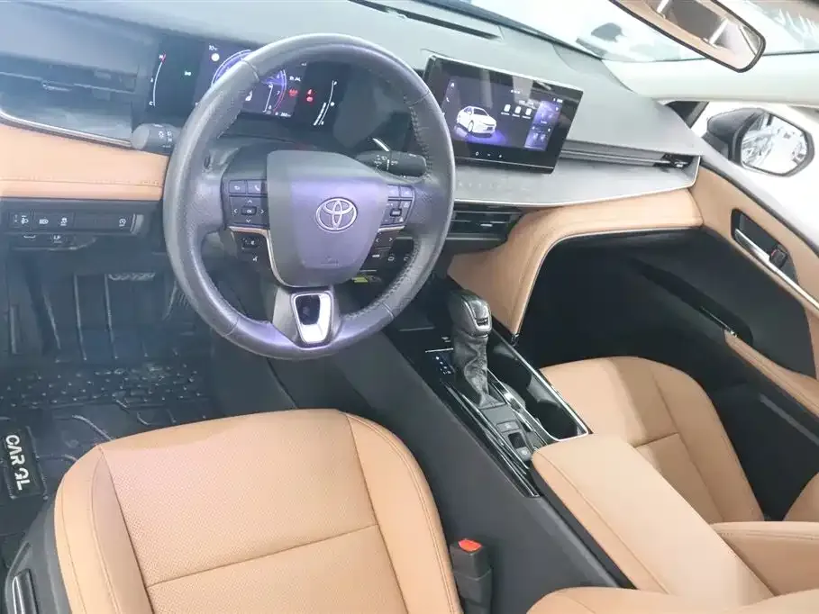 Toyota Camry — фото 5
