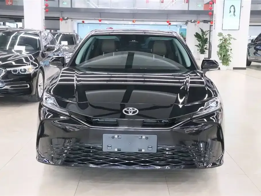 Toyota Camry — фото 7