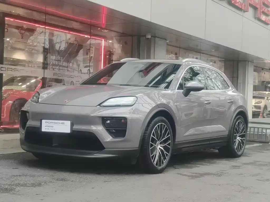 Porsche Macan EV