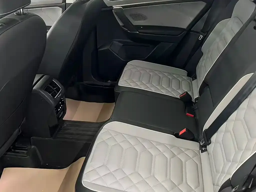 Volkswagen Tayron 2023 из CN, фото 9
