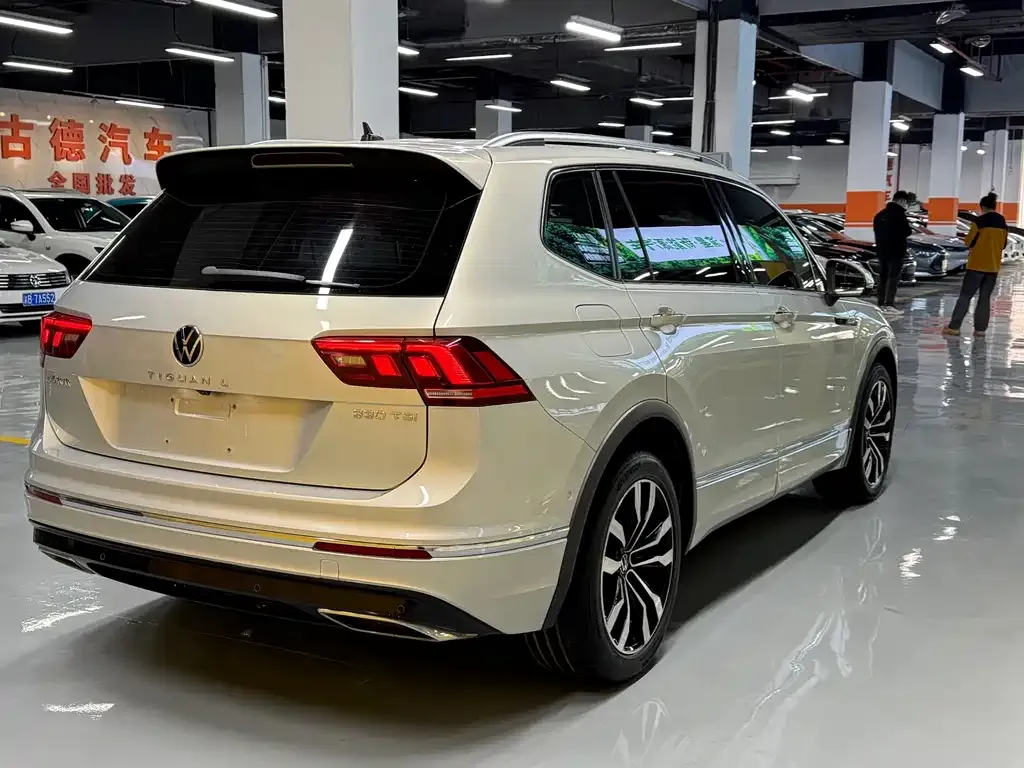 Volkswagen Tiguan L 2021 из CN, фото 3