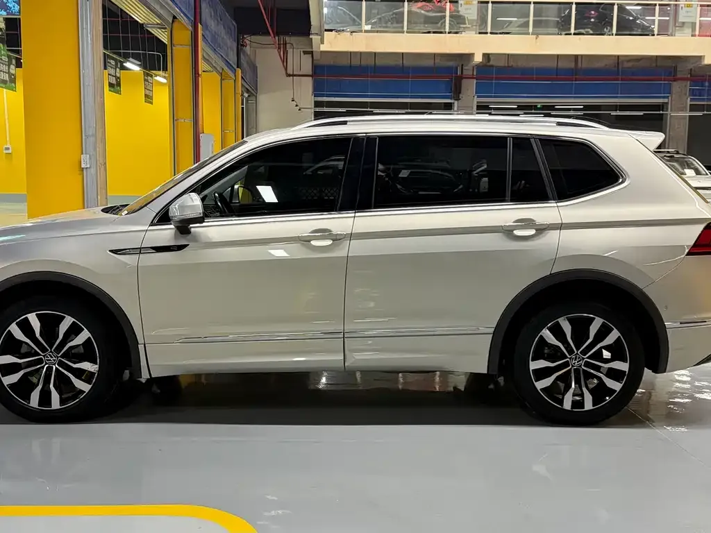 Volkswagen Tiguan L 2021 из CN, фото 9