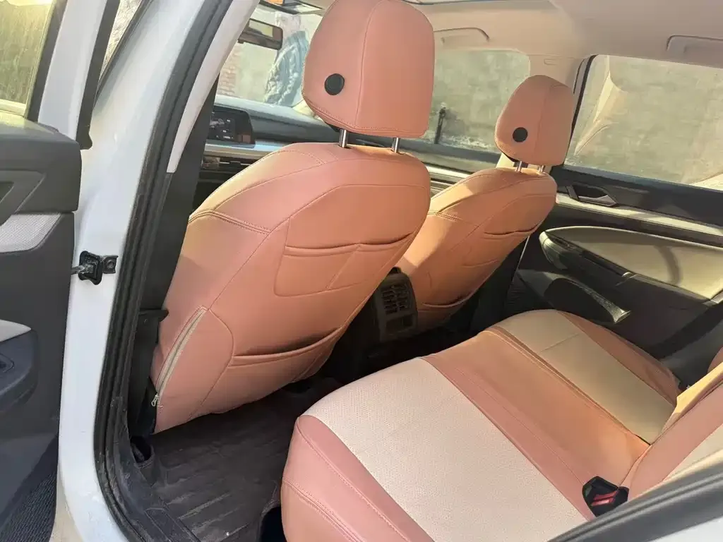 Volkswagen Golf 2022 из CN, фото 2