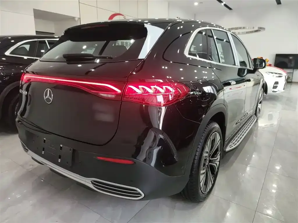 Mercedes-Benz EQE SUV — фото 9