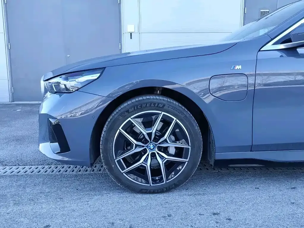 BMW i5 2025 из CN, фото 7