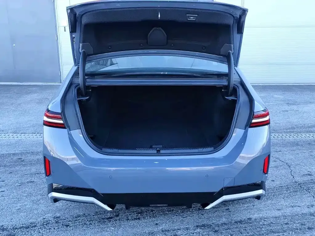 BMW i5 2025 из CN, фото 5