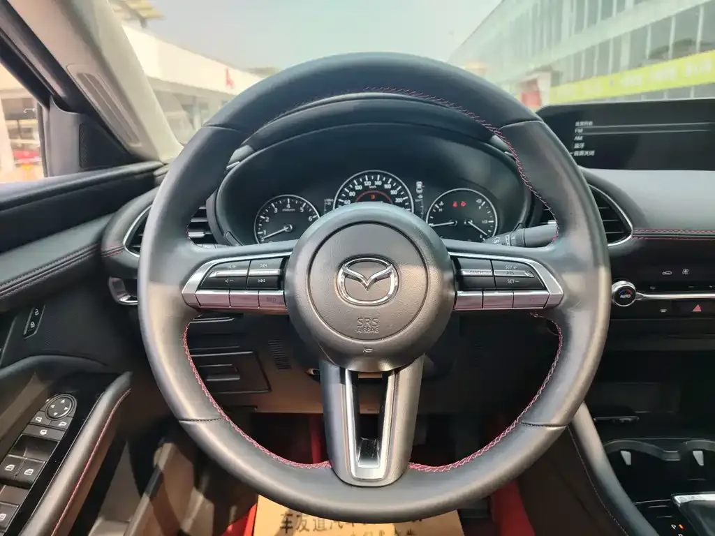 Mazda 3 Axela 2024 из CN, фото 2