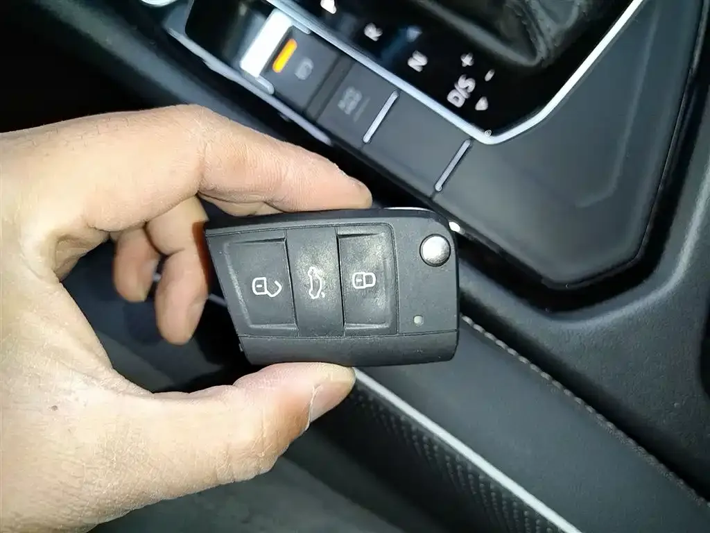 Volkswagen Tiguan L 2023 из CN, фото 2
