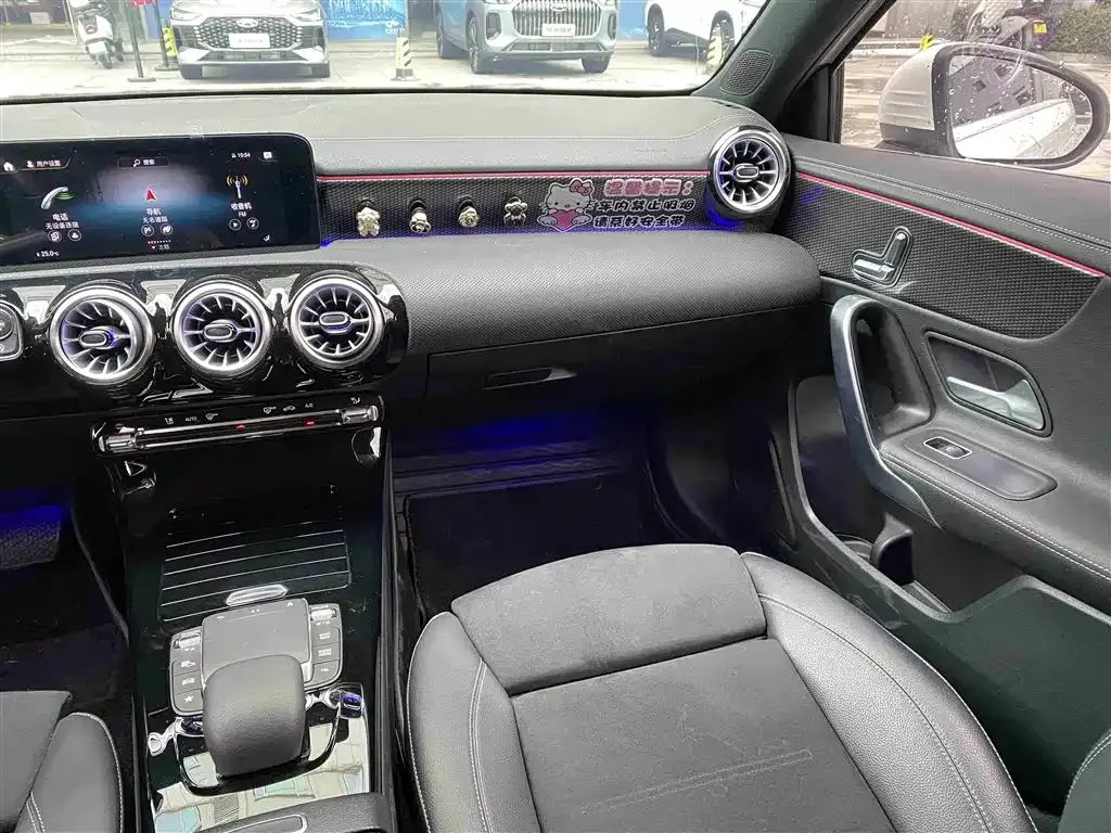 Mercedes-Benz A-Class 2023 из CN, фото 8