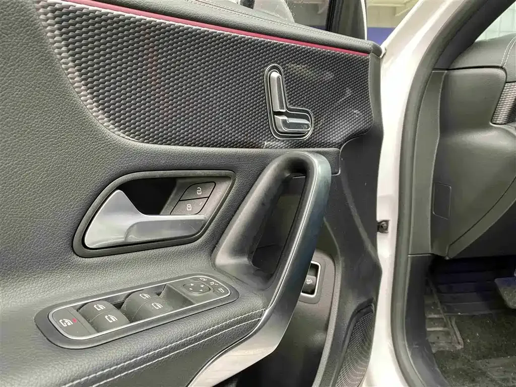 Mercedes-Benz A-Class 2023 из CN, фото 9