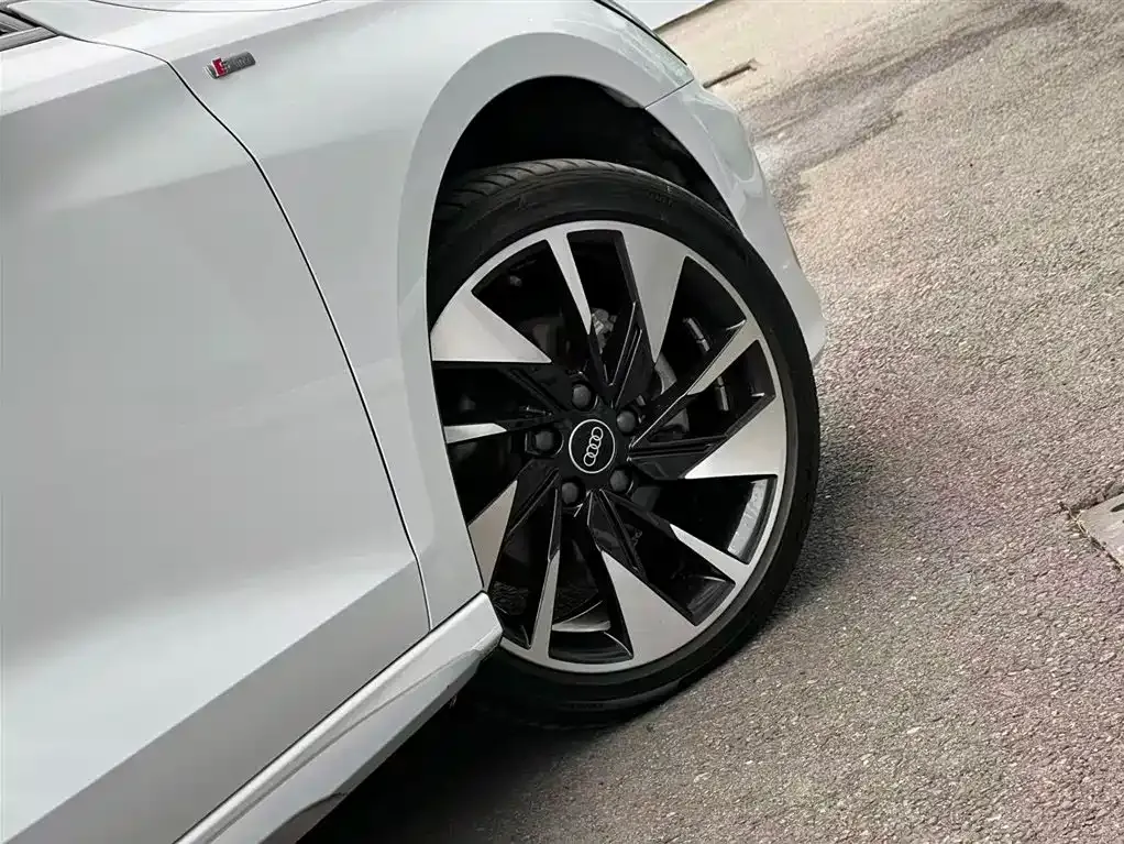 Audi A3 2023 из CN, фото 9