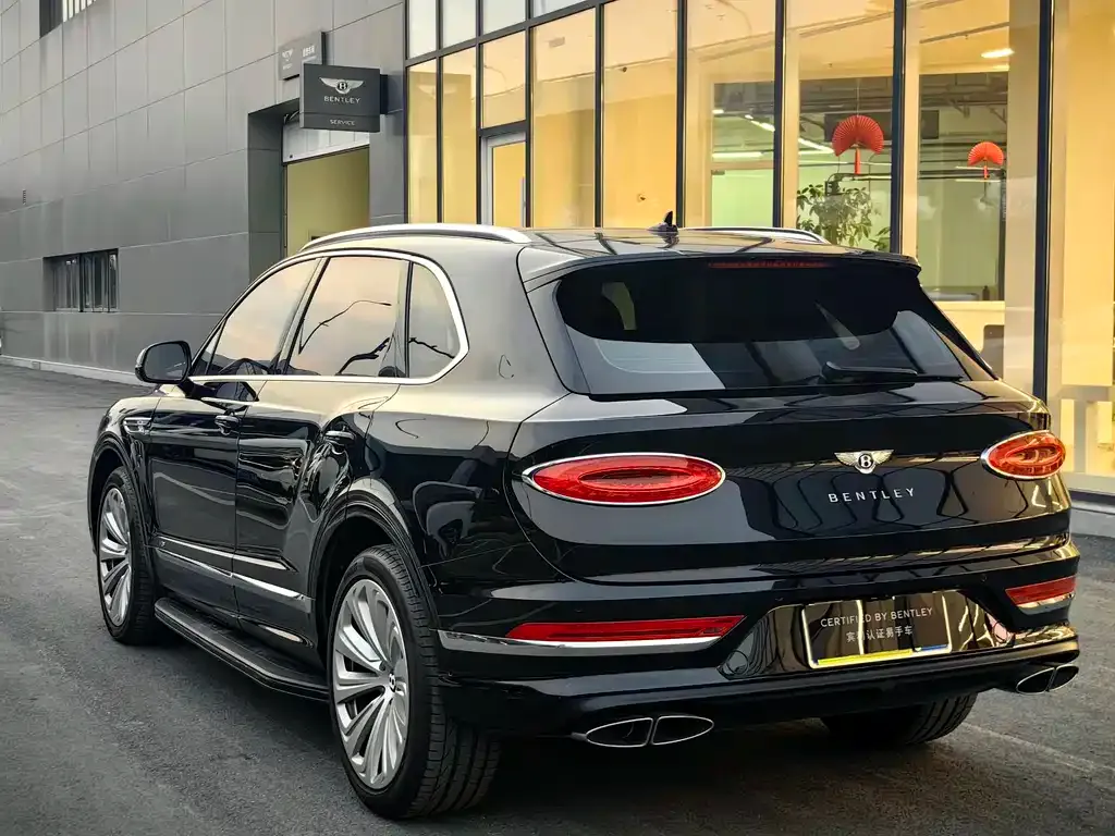 Bentley Bentayga 2022 из CN, фото 8