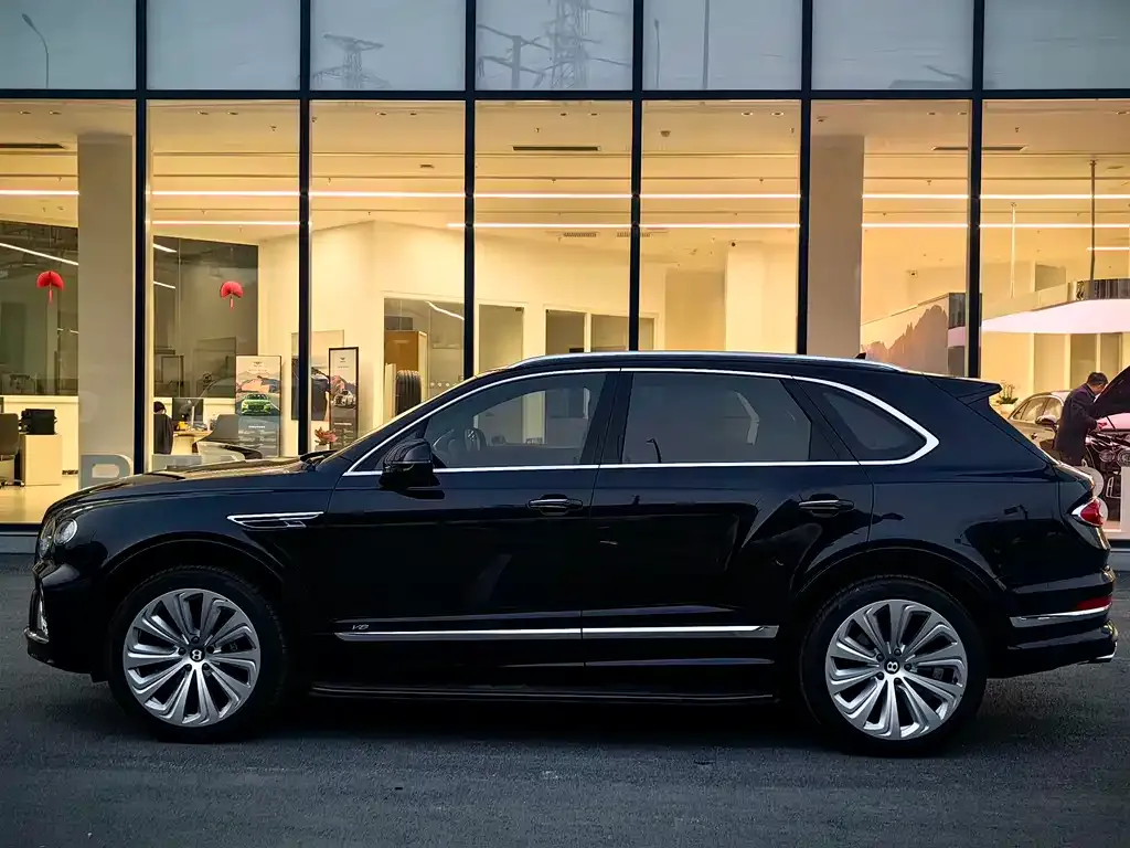 Bentley Bentayga 2022 из CN, фото 4