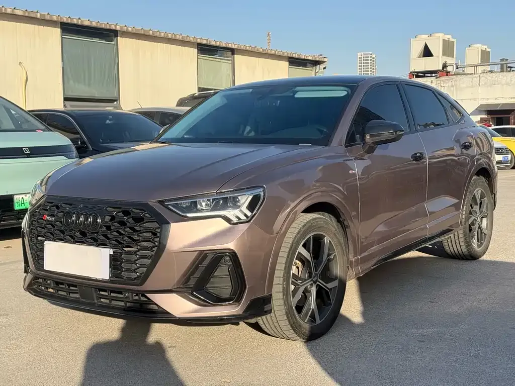 Audi Q3 Sportback 2021 из CN, фото 1