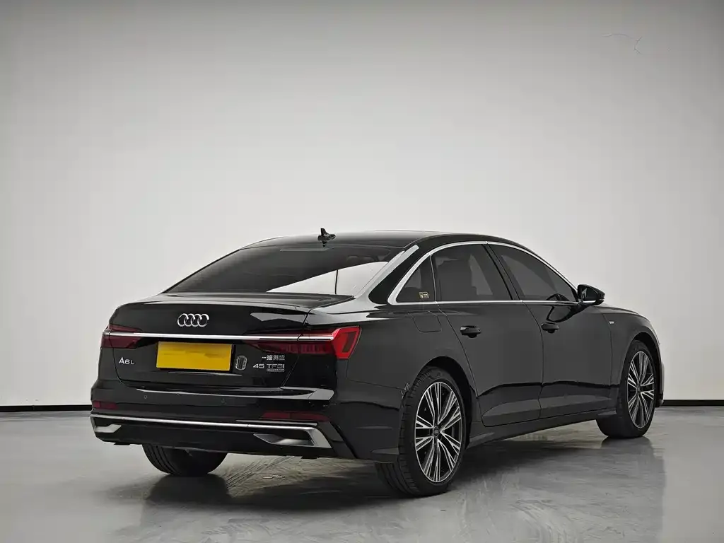 Audi A6L — фото 2