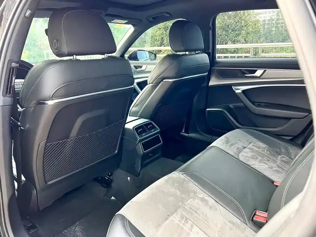 Audi A6L 2021 из CN, фото 2