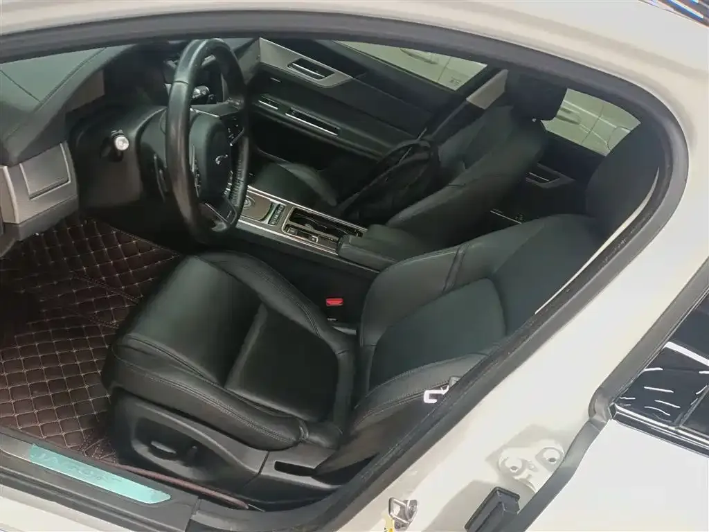 Jaguar XFL 2021 из CN, фото 8