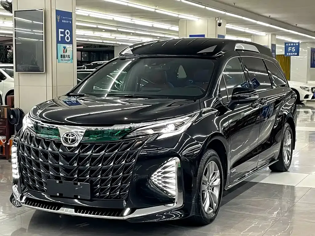 Toyota Sienna — фото 8