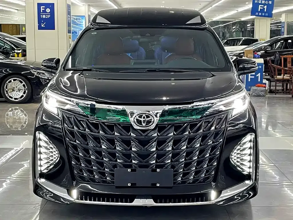 Toyota Sienna — фото 7