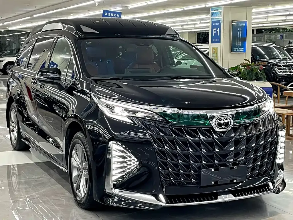 Toyota Sienna — фото 9