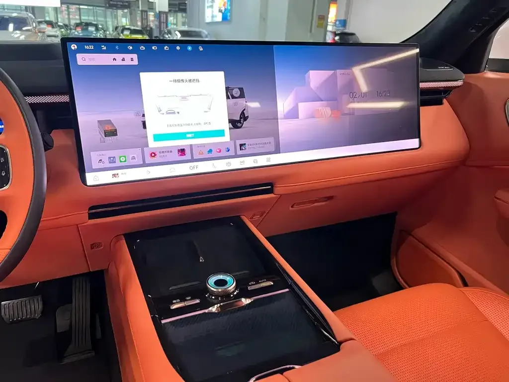 Lynk & Co 900 — фото 5
