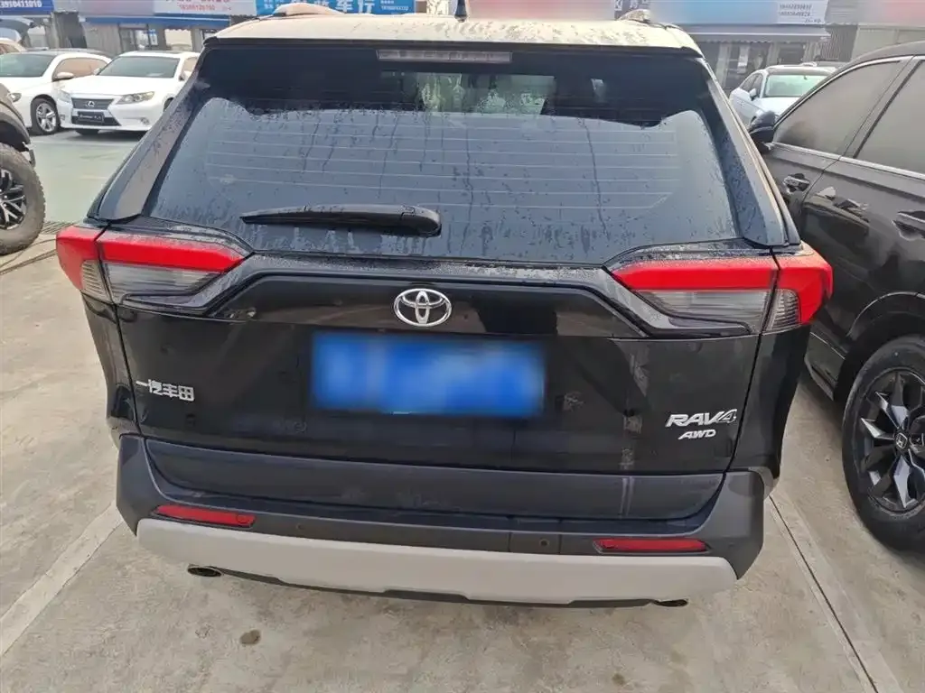 Toyota RAV4 2024 из CN, фото 2