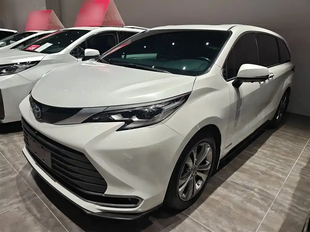 Toyota Sienna 2023 из CN, фото 4