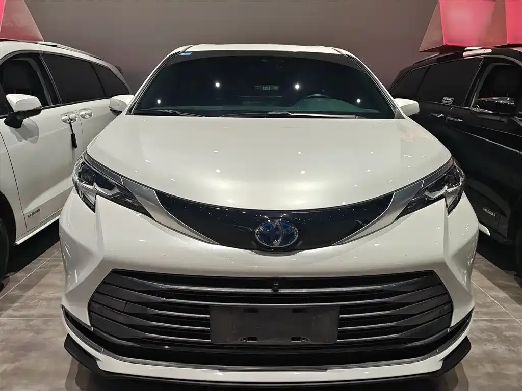 Toyota Sienna 2023 из CN, фото 6