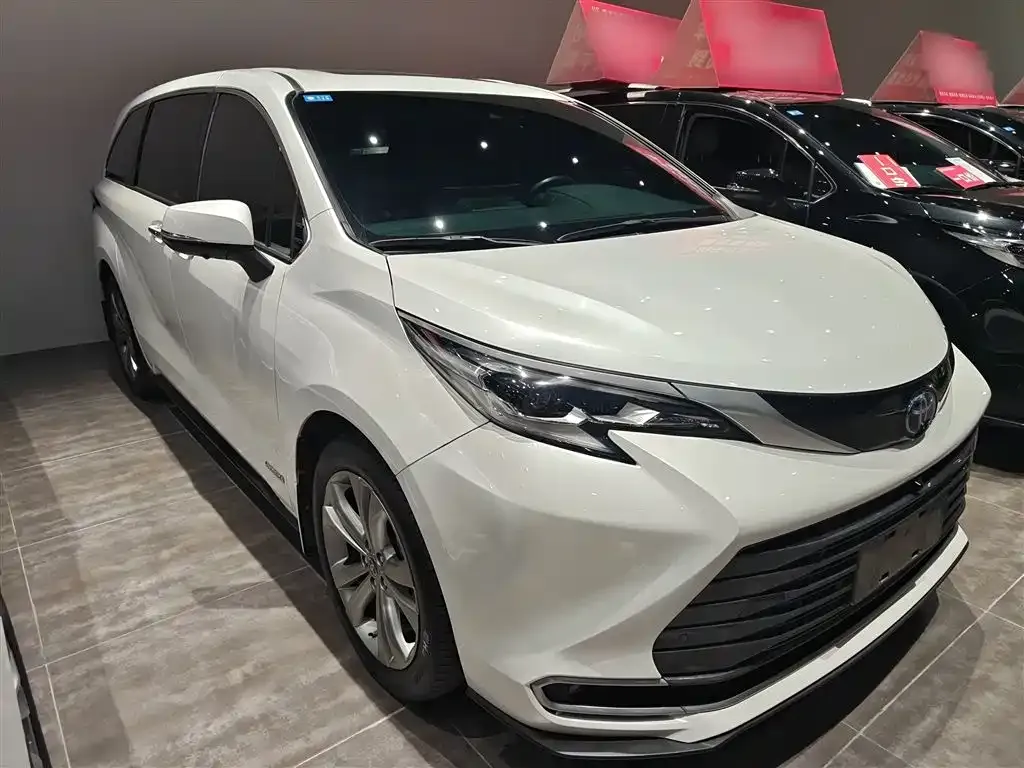 Toyota Sienna 2023 из CN, фото 9