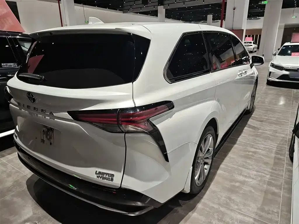 Toyota Sienna 2023 из CN, фото 8
