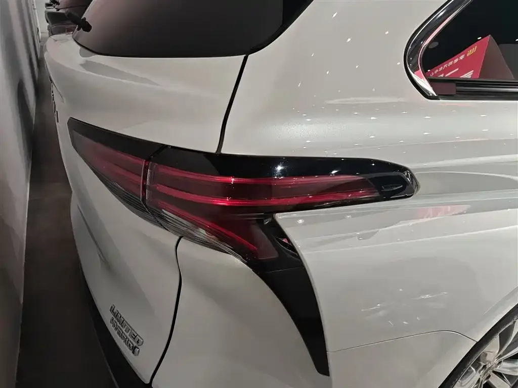 Toyota Sienna 2023 из CN, фото 10