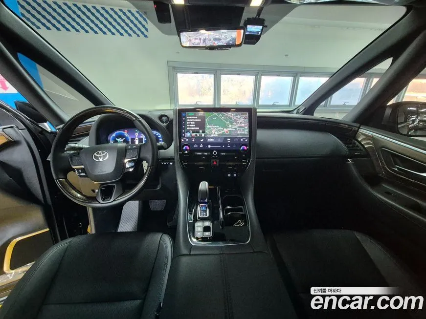 Toyota Alphard — фото 2