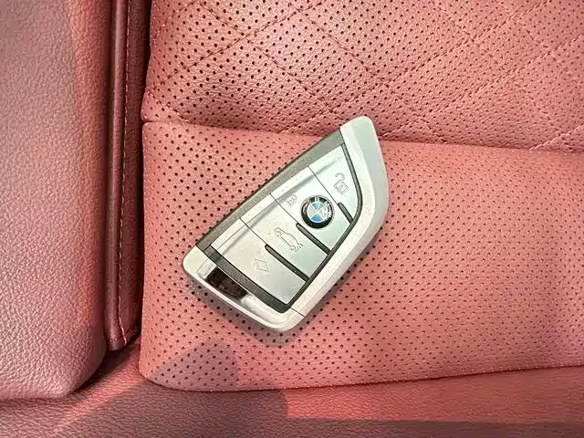 BMW 3 Series 2024 из CN, фото 10