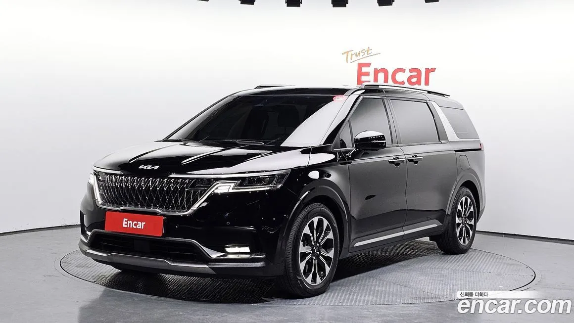 Kia Carnival — фото 1