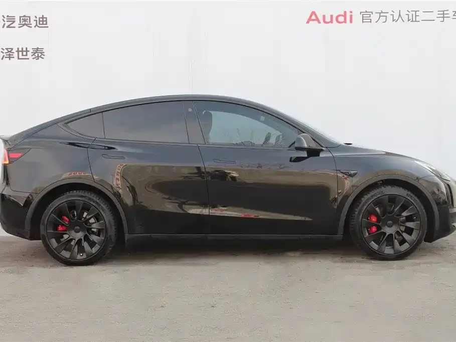 Tesla Model Y — фото 7
