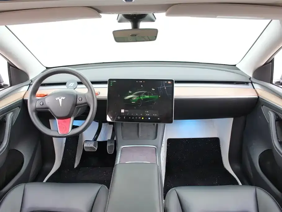 Tesla Model Y — фото 3