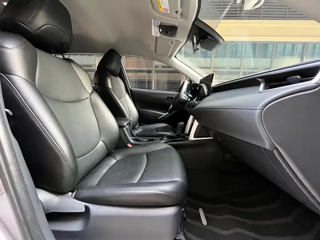 Toyota Corolla Cross 2024 из CN, фото 3